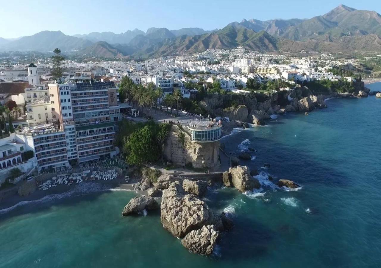 Apartamento Avenida 2 内尔哈 外观 照片